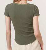 JULIE SCOOP TEE
